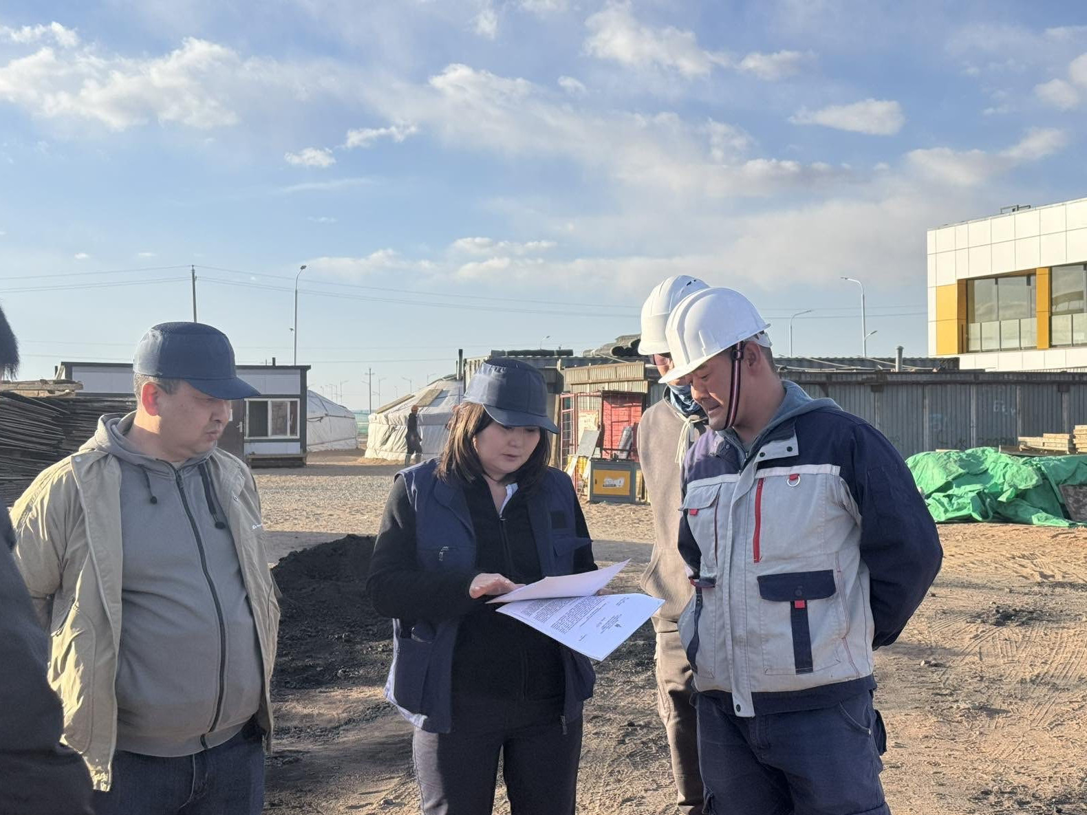 Ханбогд сумын 12 барилгад шалгалт хийж, 24 заалт бүхий шаардлага хүргүүлжээ