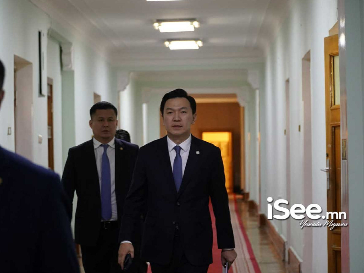 Ерөнхий сайд Н.Учрал "Туулын хурдны" замын төслийн талаар хэлэлцэж буй ТБХ-ны хуралд оролцож байна