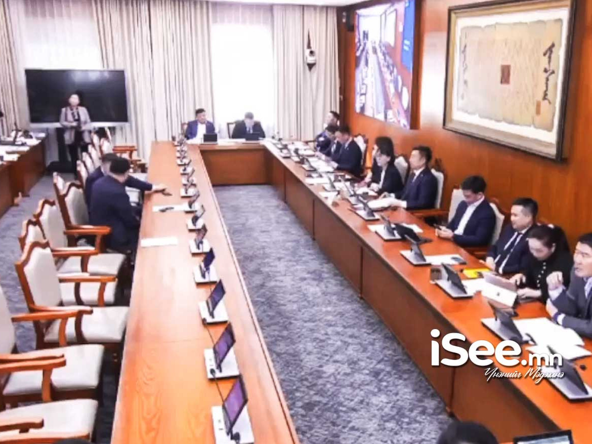 Төсвийн байнгын хороо хуралдаж байна