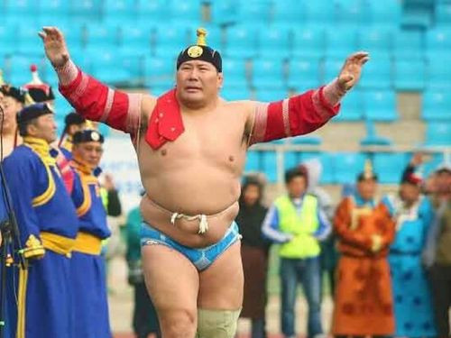 Улсын аварга Г.Эрхэмбаярын нэрэмжит хүчит бөхийн барилдаан ням гарагт болно