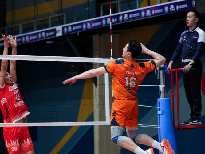 “Үндэсний Дээд Лиг”-ийн дараа тооцогдох “Ховд Лиг”-ийн талбайг Монголын Волейболын спортын од Э.Энх-Амгалан нар өнгөлж байна