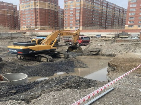 Барилгын суурийн усыг Дунд гол руу нийлүүлж байжээ