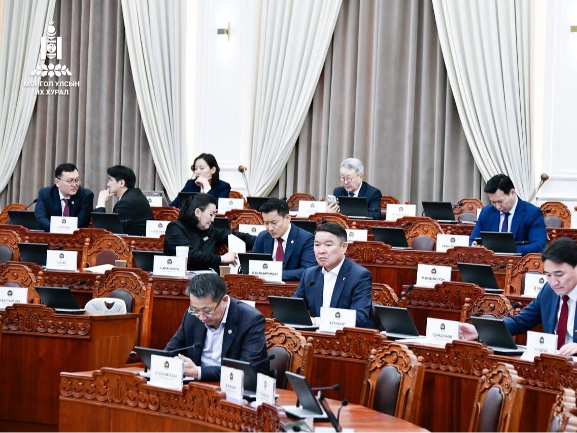 "Гадаад зээлийн үр ашгийг нэмэгдүүлэх" тухай хуулийн төслийг хэлэлцэж байна