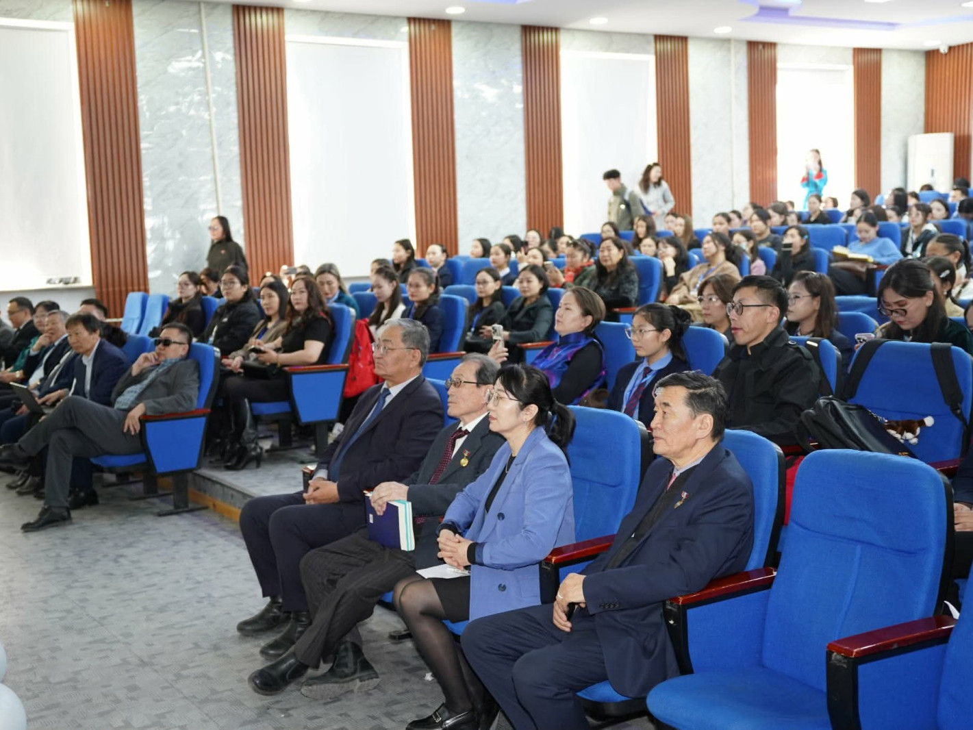 Монгол хэл бичгийн улсын 55 дугаар олимпиад эхэллээ