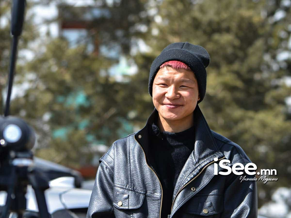 Адууч Б.Ариунболд: “Сайн уу ээж ээ” гэх дуу маань тайзан дээр гараад ээжийгээ бодох төдийд л сэтгэлээс минь урсан гарсан