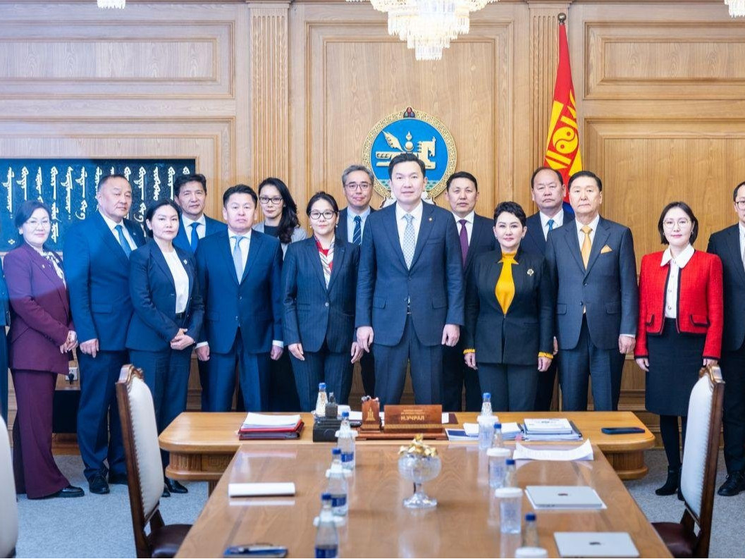 Ерөнхий сайд Монголоос гадаадын улсад суух Элчин сайд нарт "Хүчтэй монгол паспорт" бүтээх зорилгоо амжилттай хэрэгжүүлэхийг даалгалаа