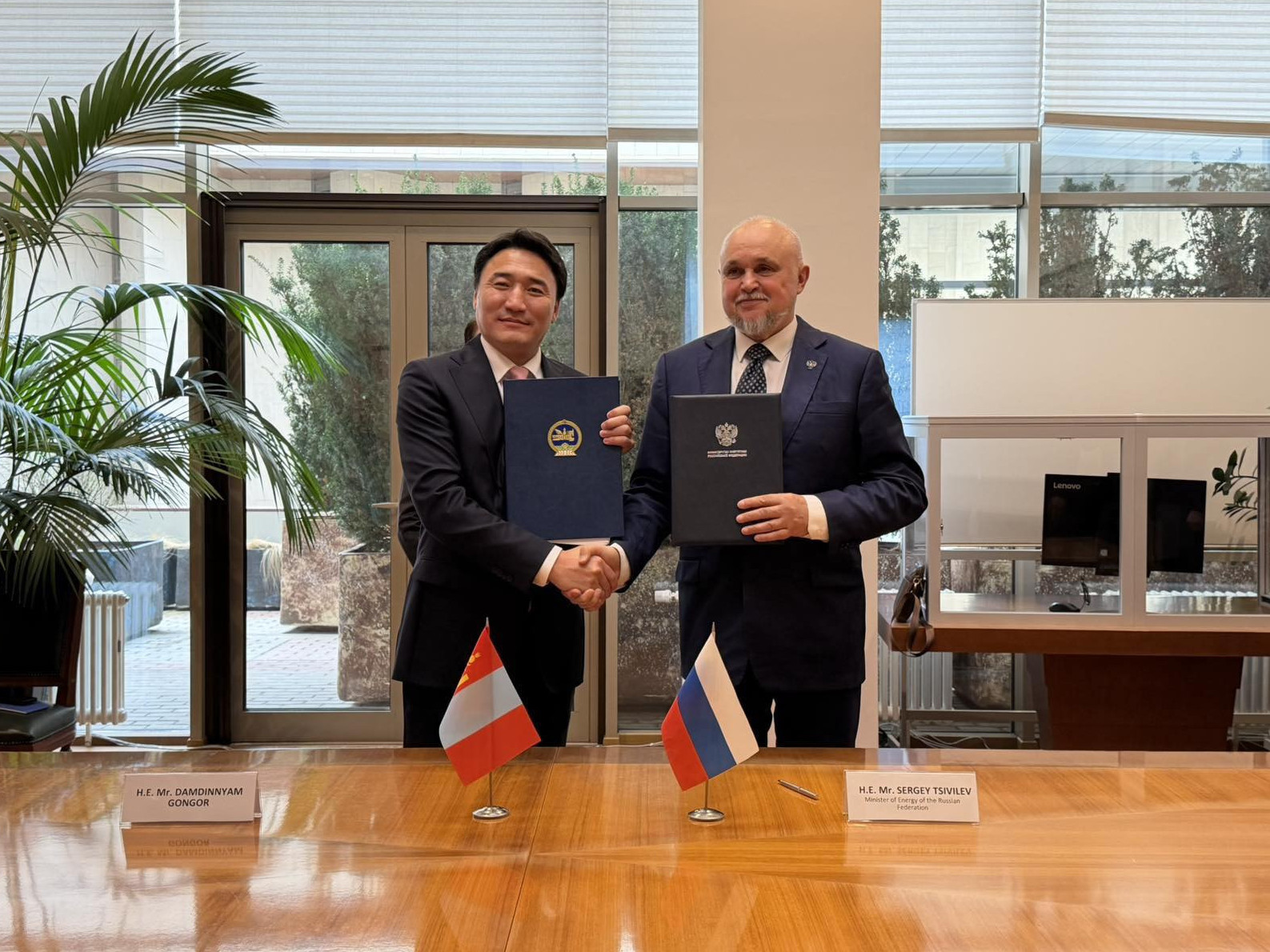 Монгол Улсад агаарын хөлгийн түлш нийлүүлэх Монгол Улс болон ОХУ-ын Засгийн газар хоорондын хэлэлцээрийн нэмэлт протоколд гарын үсэг зуржээ