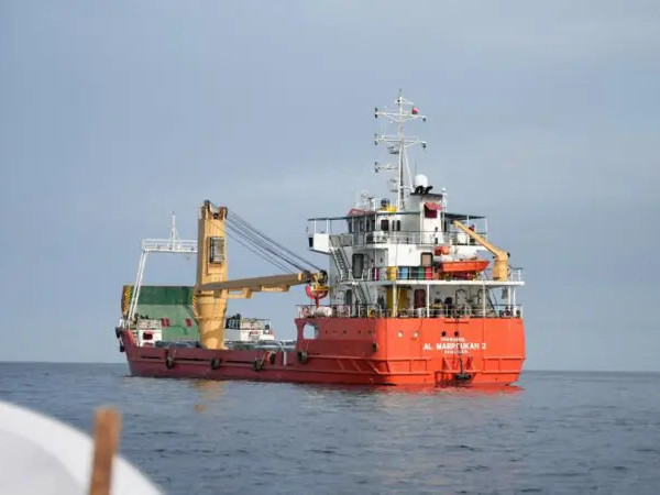 Ормузын хоолойг дахин хааж, Ираны цэргийнхэн хяналтаа тогтоожээ