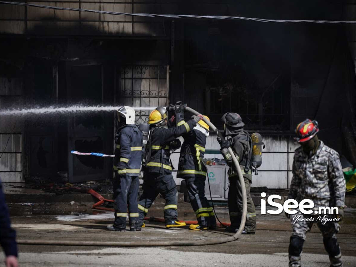 БЗД-т орон сууцанд гарсан галыг унтрааж, 123 иргэнийг аюулгүй гаргажээ