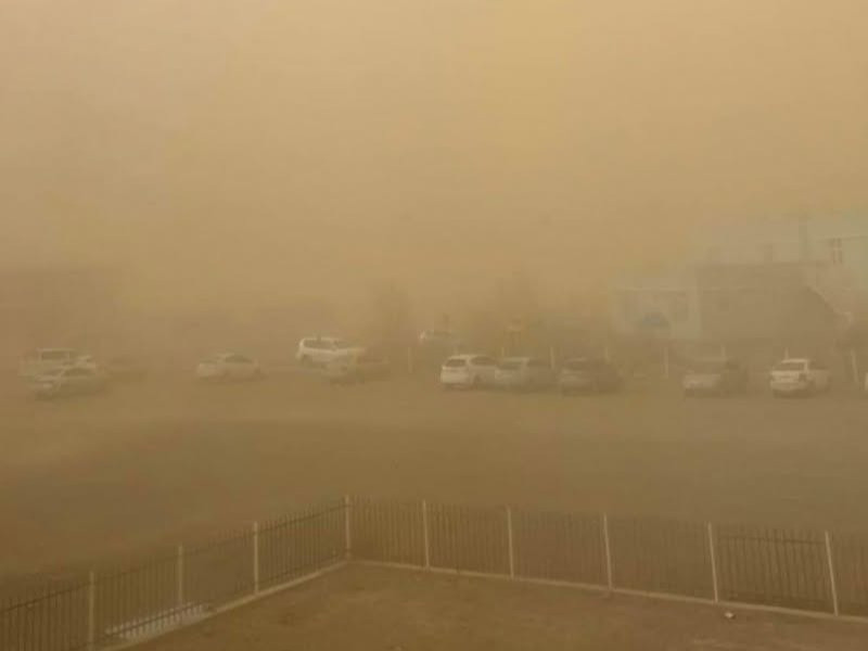 Хүчтэй салхины улмаас хүүхдийн цэцэрлэгийн болон эмнэлгийн барилгын дээвэр хууларчээ