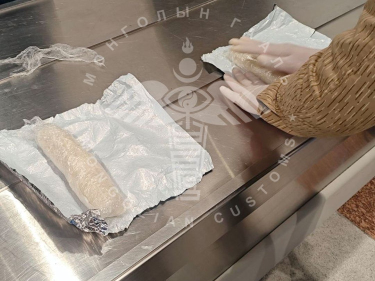 Станбулын нислэгээр Монголд ирсэн зорчигч 417 грамм хар тамхи улсын хилээр хууль бусаар нэвтрүүлэхийг завджээ