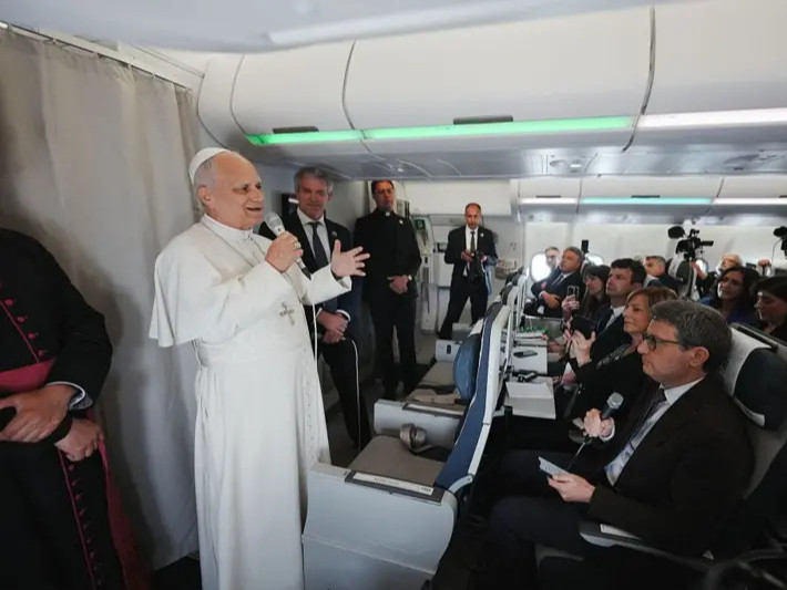 АНУ, Ираныг энхийн хэлэлцээнд эргэн орохыг Ромын Пап уриалжээ