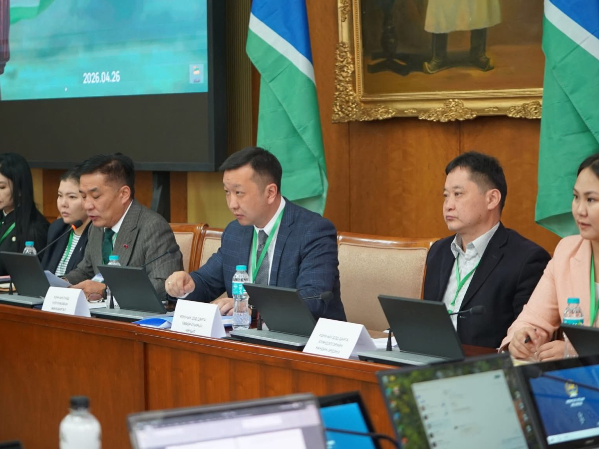 ИЗНН ээлжит бус Их хурлаа хийж, намын дүрмийн шинэчилсэн найруулгын төслийг хэлэлцэж байна 