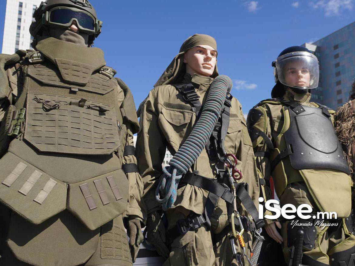 ФОТО: Хууль зүй, дотоод хэргийн салбарын "Нээлттэй хаалганы өдөрлөг"-ийг Сүхбаатарын талбайд зохион байгуулж байна