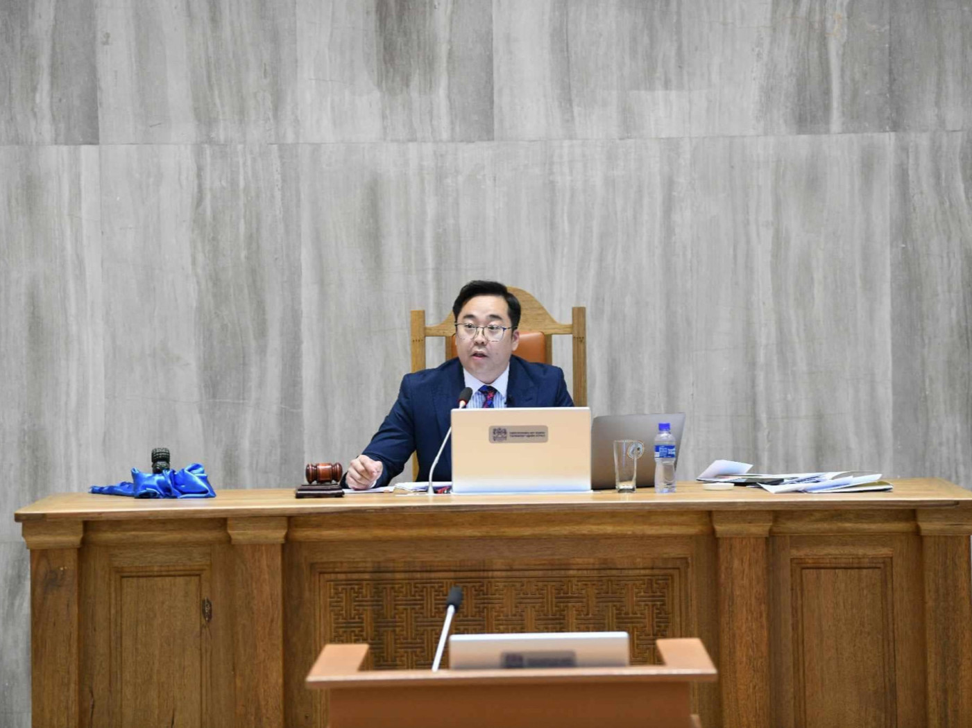 НИТХ-ын дарга А.Баярыг төлөөлөгчдийн олонхын саналаар огцрууллаа