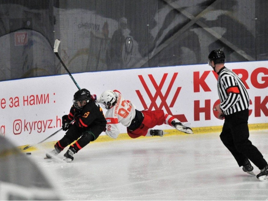 Монголын өсвөрийн хоккейчид Индонезийн багийг 5:2-оор хожлоо