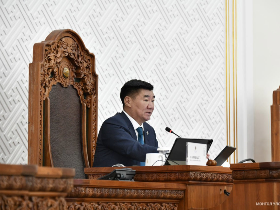 "Эрхтэн, эд, эс шилжүүлэн суулгах тухай" хуулийн төслийг эцэслэн батлах бэлтгэл хангуулахаар шилжүүллээ