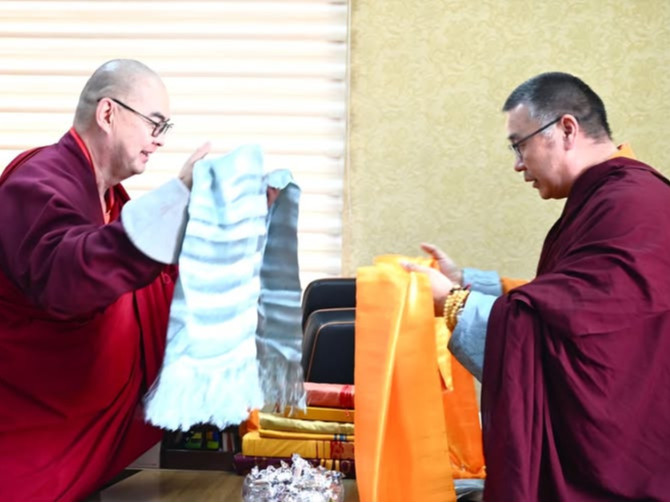 Гэвш А.Батцэнгэл Гандантэгчэнлин хийдийн Да лам болжээ