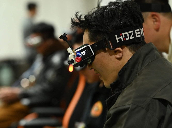 Нисгэгчгүй нисэх хэрэгсэл жолоодлого, кодчиллын “DRONECON-2026” тэмцээнд 700 гаруй тамирчин оролцжээ