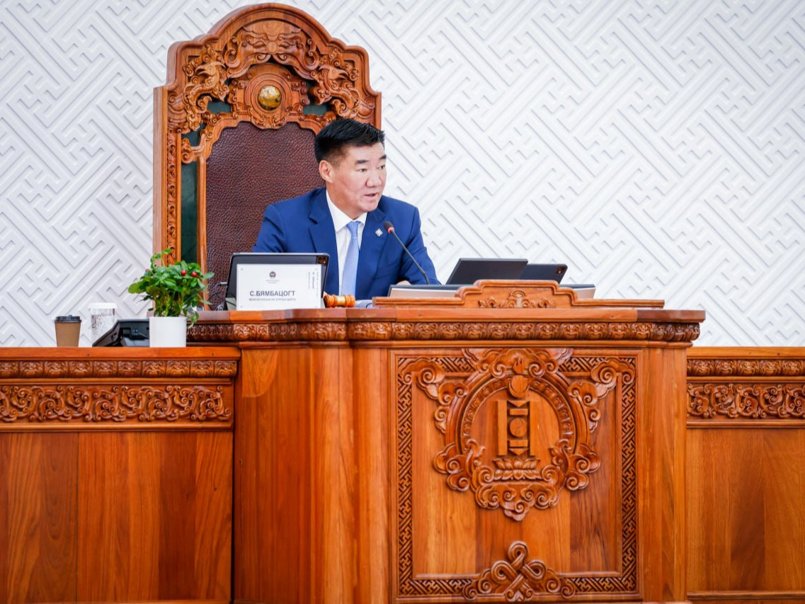 “Гадаад зээлийн ашиглалтыг нэмэгдүүлэх“ хуулийн төслийг эцэслэн батлах бэлтгэл хангуулахаар ТБХ-нд шилжүүллээ