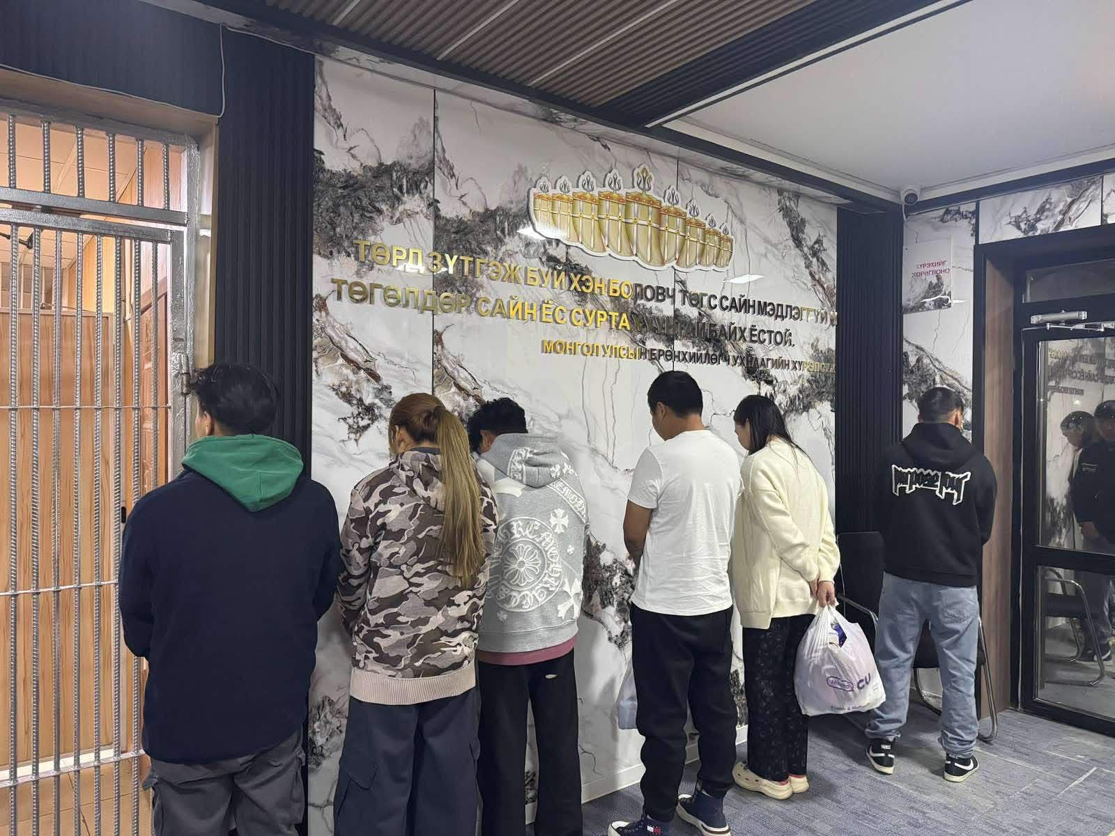 Зөвшөөрөлтэй сугалаа хэмээн иргэдийг төөрөгдүүлж, залилж байсан 17 этгээдийг баривчиллаа