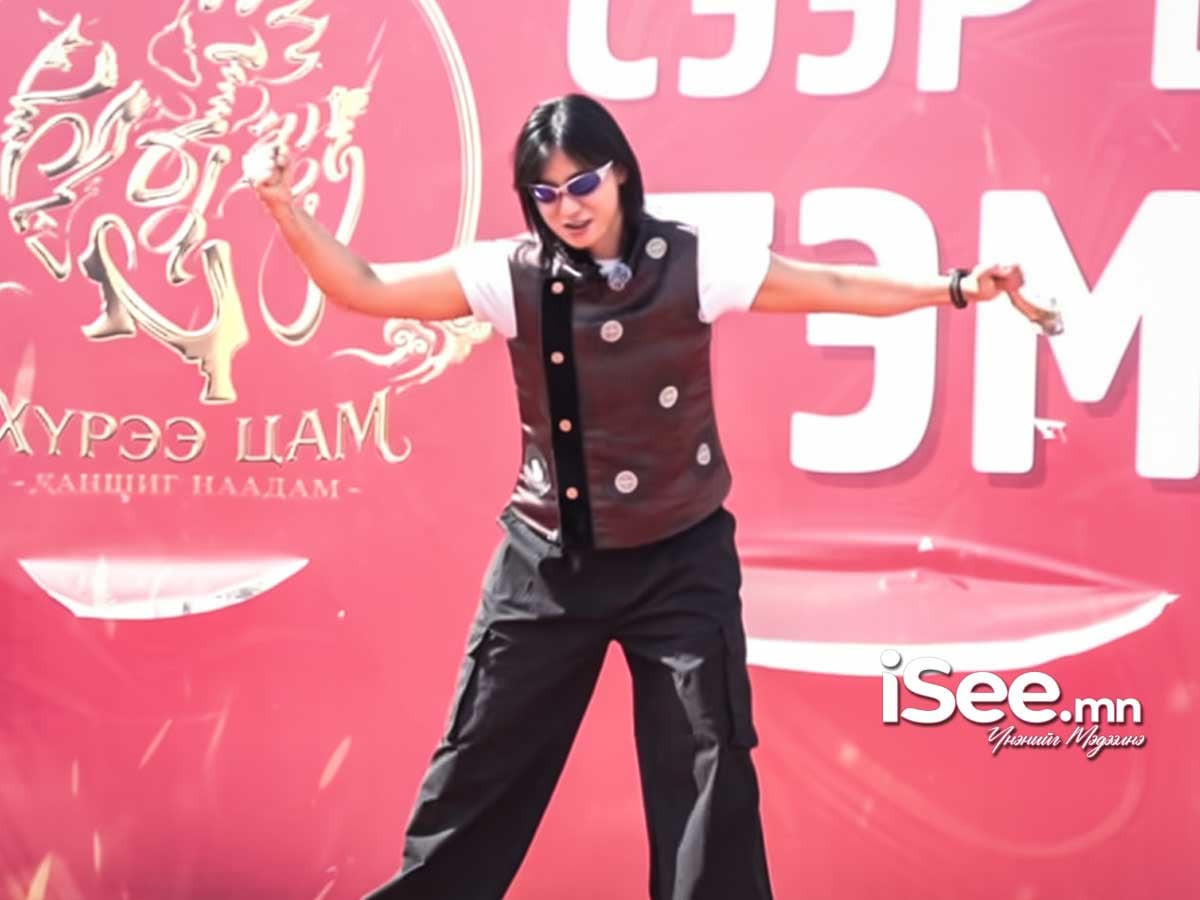 "Physical Asia" шоуны оролцогч Jang Eun-sil Даншиг наадмын үеэр сээр цохив