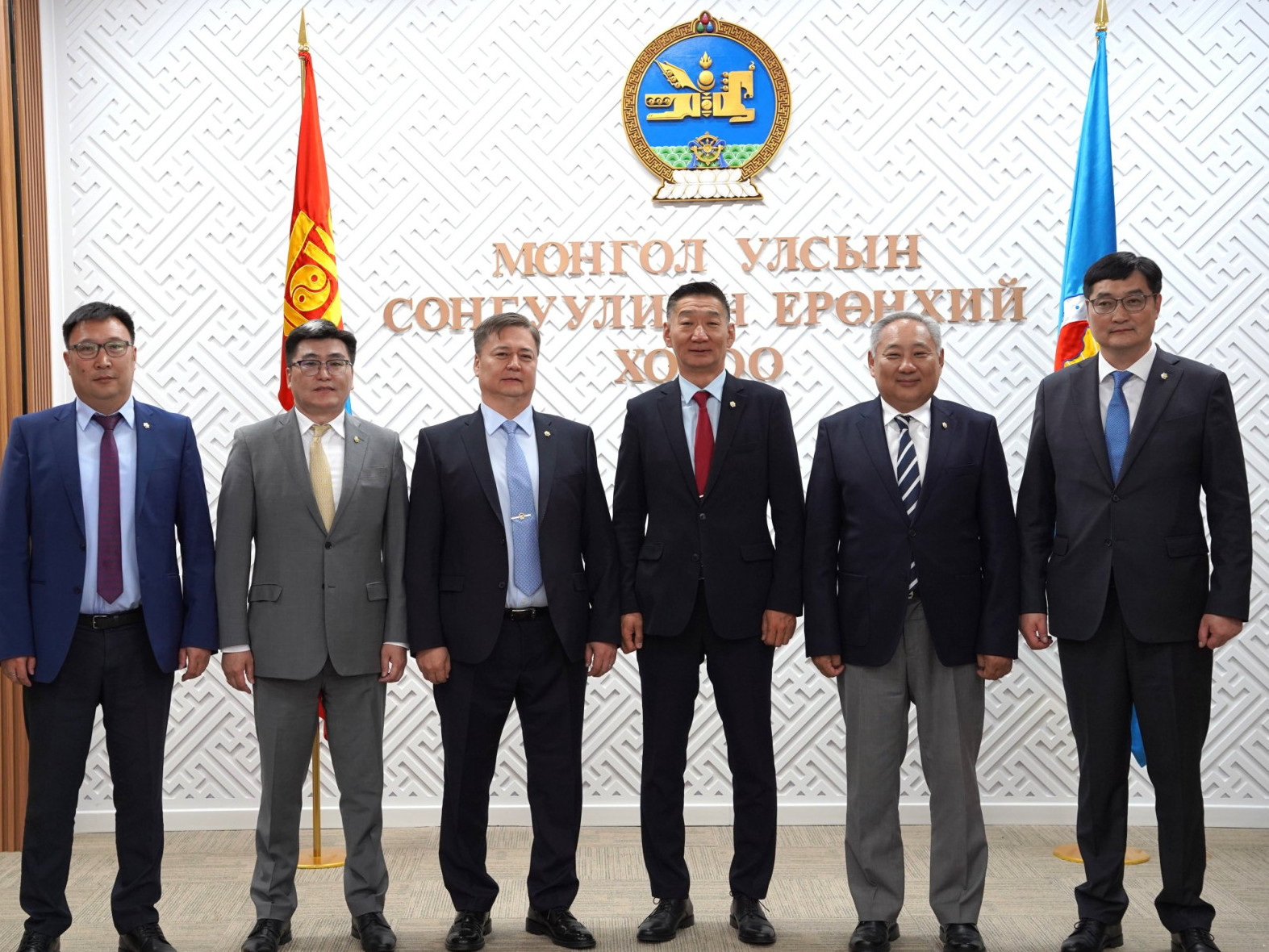 Сонгуулийн ерөнхий хорооны гишүүд тангараг өргөлөө 