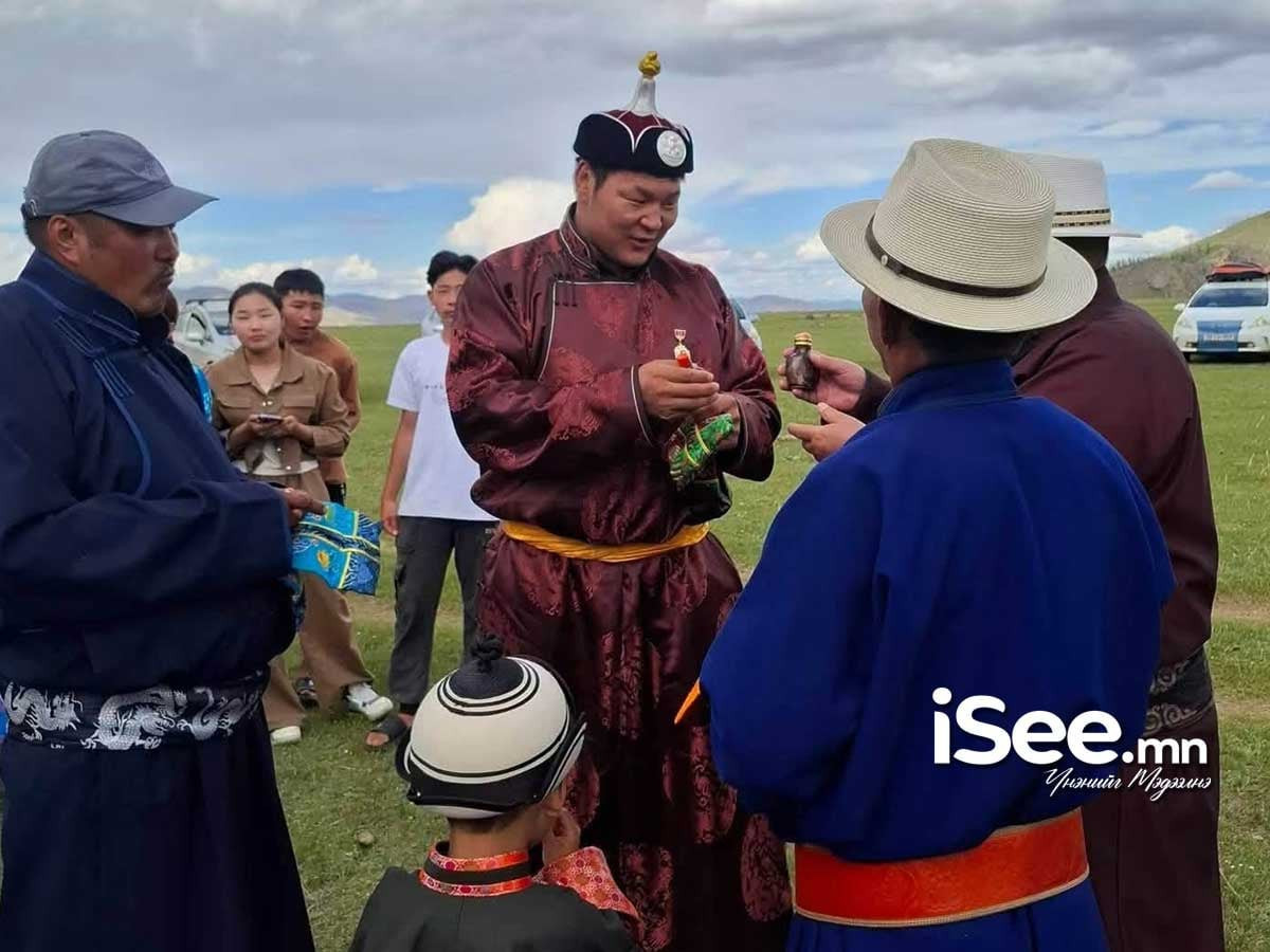 ФОТО: "Улсын харцага" Ө.Батсуурийг Тариат сумынхан хүндэтгэлтэйгээр угтан авлаа