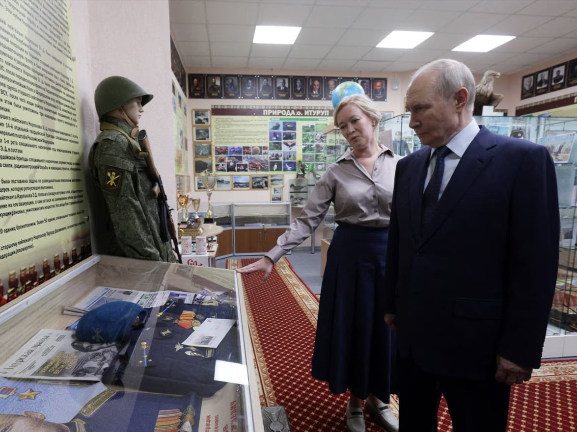 В.Путины Курилийн аралд хийсэн айлчлал Японы хүчтэй эсэргүүцлийг төрүүллээ 