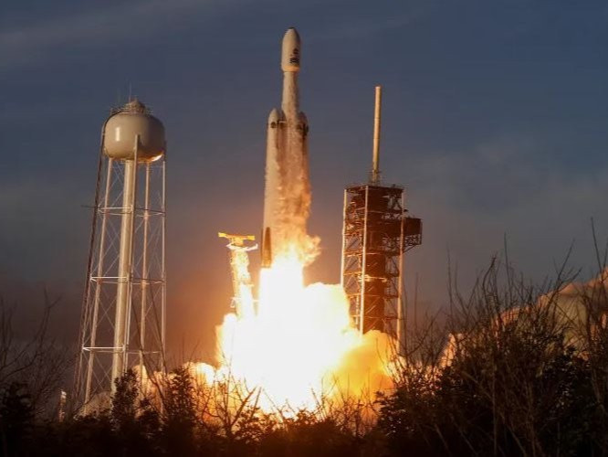 NASA хамгийн хүчирхэг дуран авайгаа сансарт хөөргөлөө