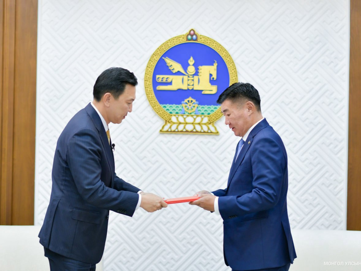 Монгол Улсын 2027 оны төсвийн тухай хуулийн төслүүдийг өргөн мэдүүлэв