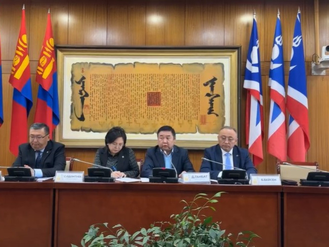 LIVE: Дөрвөн цагдаа хүүхэд хүчиндсэн хэрэгт ёс зүйн хариуцлага хүлээж Засгийн газар огцрох ёстой 