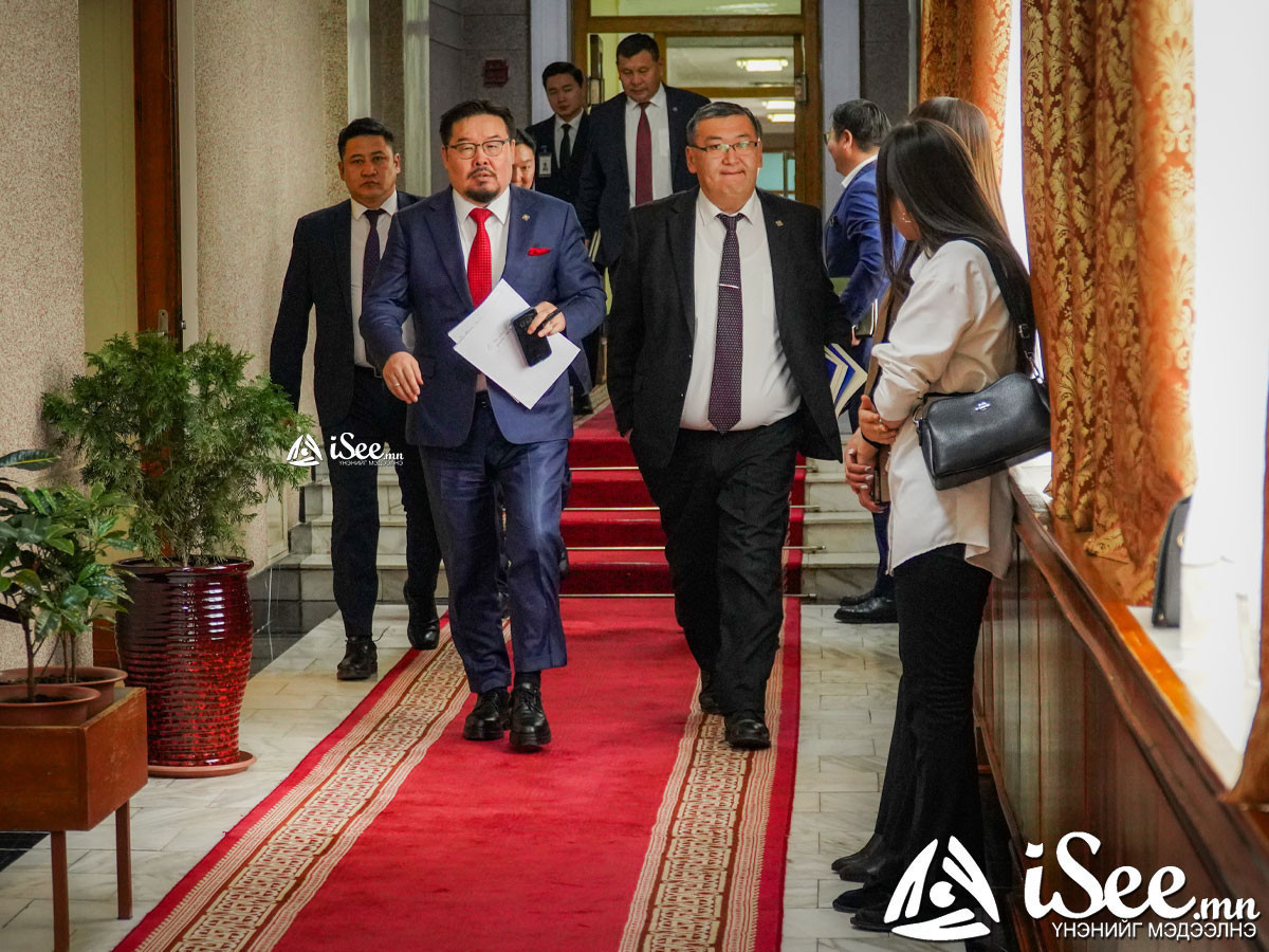 Ерөнхийлөгчийн Тамгын газрын дарга Г.Занданшатарыг Ерөнхий сайдад нэр дэвшүүлнэ гэж яригдаж байна