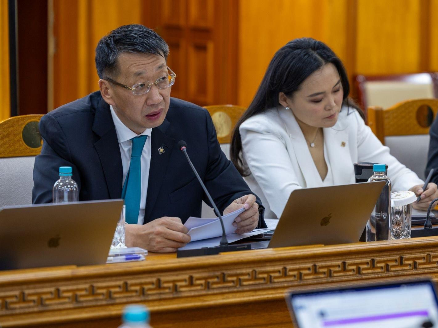 НДШ-ийг ажил олгогчоос 2, иргэнээс 4 хүртэл хувийг өөрийнх нь нэр дээрх хуримтлалын тогтолцоо руу шилжүүлэх хуулийн төсөл өргөн барилаа