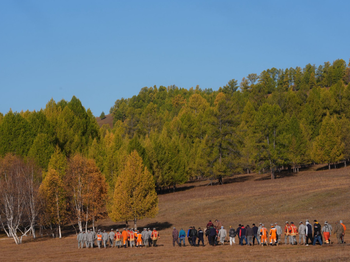 Хоёр настай хүүгийн алга болсон газраас 10 гаруй км-ын зайд орших "Хувт" уулыг самнаж эхэлжээ