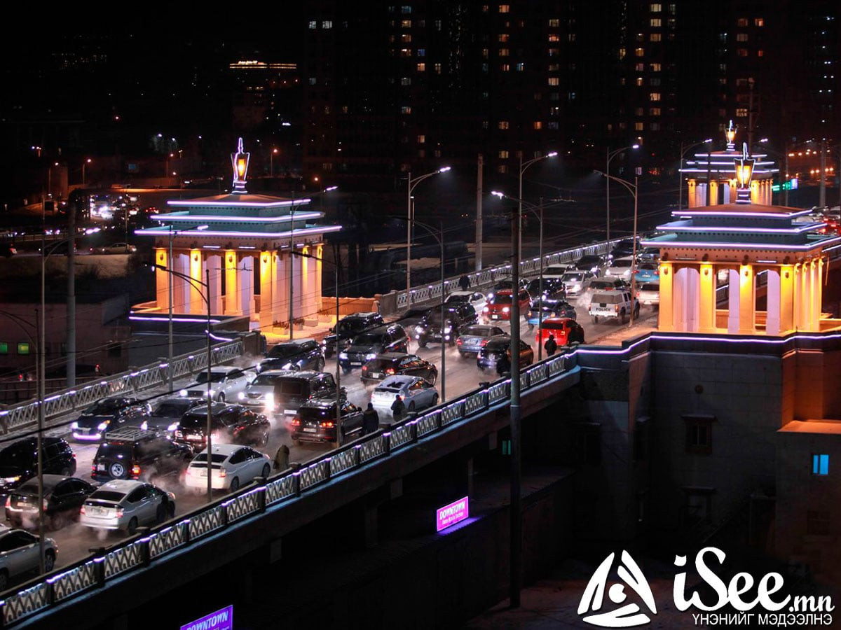 Согтууруулах ундааны зүйл хэрэглэсэн үедээ гүүрэн дээрээс үсрэх гэж байсан 37 настай эмэгтэйг эсэн мэнд буулгажээ