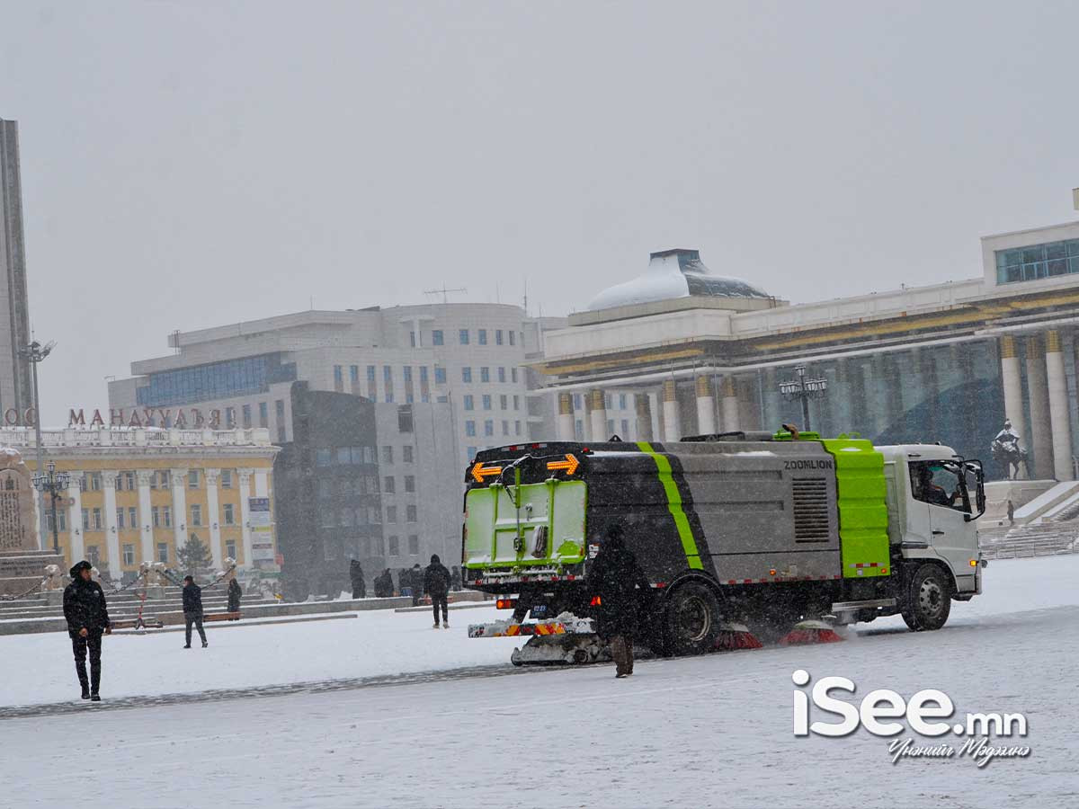 Авто замд халтиргаа гулгаа үүсэхээс сэргийлж 7 тонн давс, 96 тонн бодис цацжээ