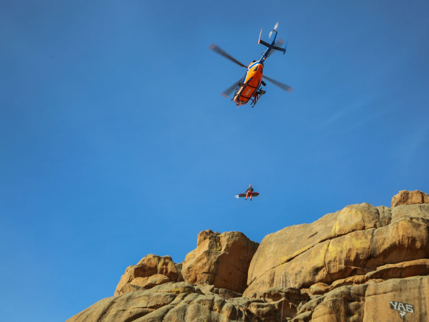 Онцгойгийн алба хаагчид дөрвөн иргэний амь насыг аварчээ