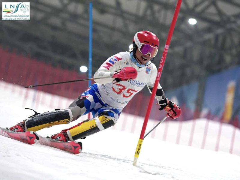 Уулын цанын тамирчин А.Ариунбат анх удаа өвлийн олимпод оролцоно