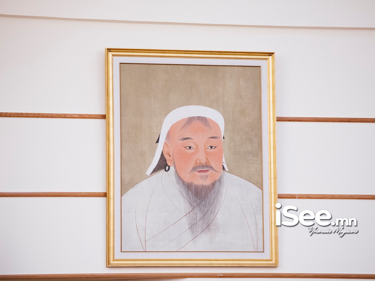 ШУУД: Монгол Улсын төрийн дээд шагнал, тэргүүн зэргийн “Чингис хаан” одон гардуулах ёслол болж байна