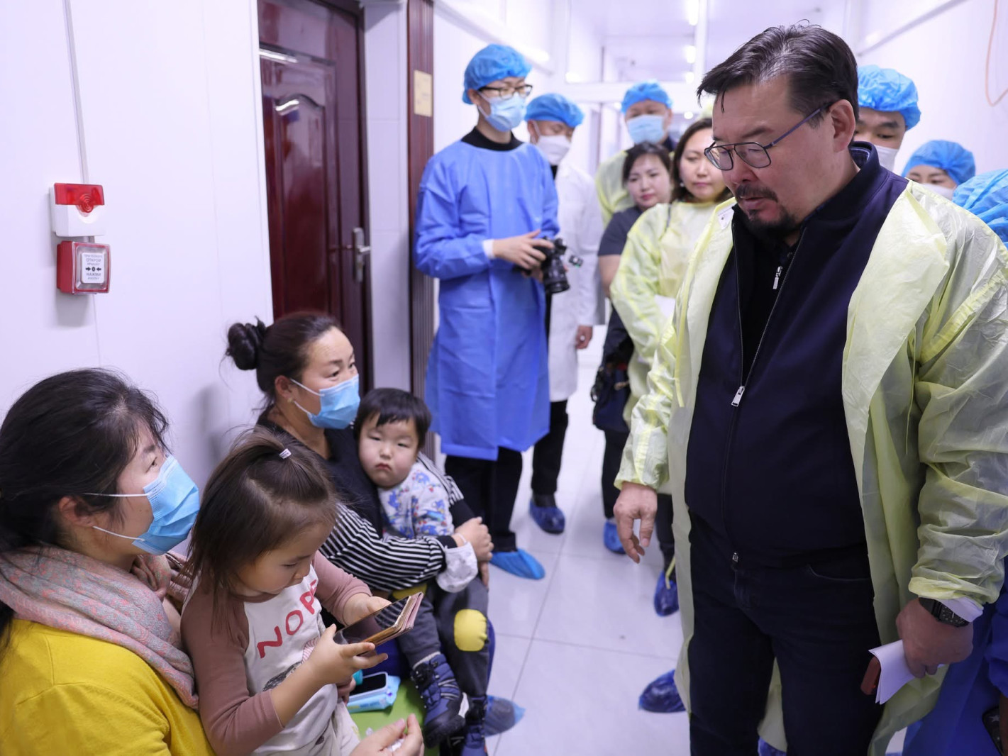 Ерөнхий сайд Г.Занданшатар томуугийн өвчлөл нэмэгдэж буйтай холбогдуулан БЗД-ийн нэгдсэн эмнэлэгт ажиллажээ