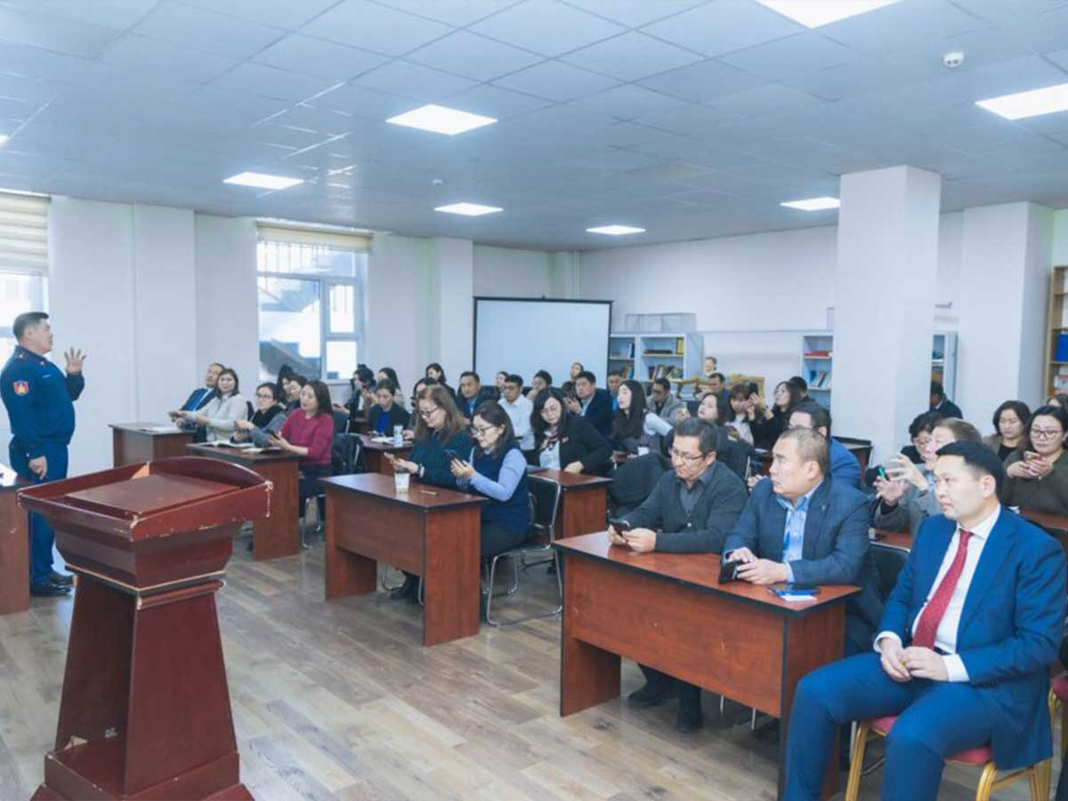 “Төрийн албан хаагчийн ёс зүй” сэдэвт сургалт боллоо