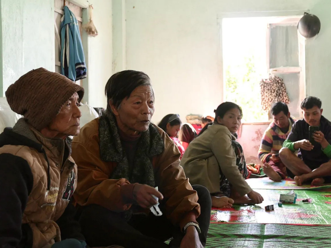 Мьянмарын энгийн иргэд агаарын цохилт, хуурамч сонгуулиас зугтаж эхэлжээ