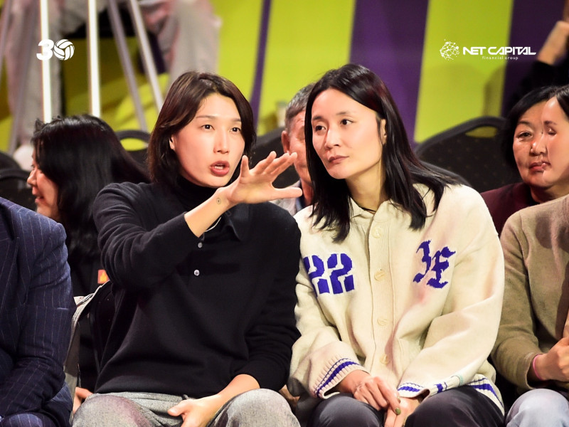 Волейболын “Хатан хаан” гэгддэг БНСУ-ын тамирчин Ким Ён Гён эх орон руугаа буцлаа