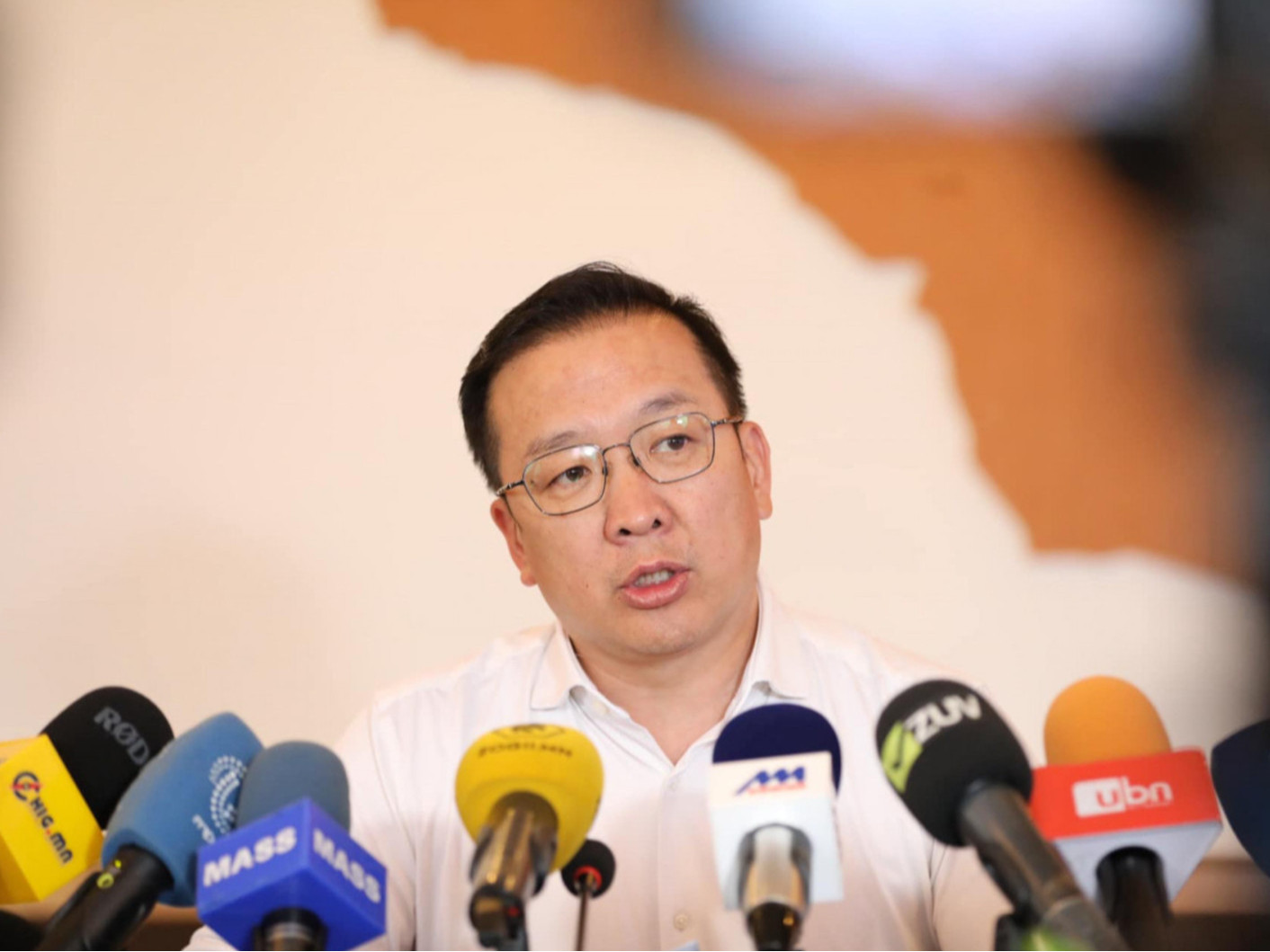 Б.Бат-Эрдэнэ: Боловсролын сайд П.Наранбаяр та ёс зүйтэй бол одоо өргөдлөө өгсөн нь дээр шүү