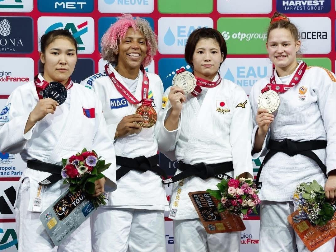 МУГТ Л.Энхрийлэн Парисын Их дуулгаас мөнгөн медаль хүртлээ