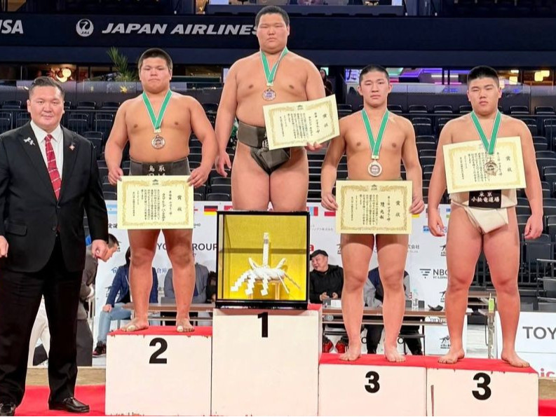 “Хакүхо Кап” тэмцээнээс Монголын өсвөрийн бөхчүүд гурван медаль хүртлээ