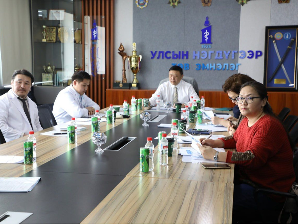 Томилоод ес ч хоноогүй Н.Лхажийг Улсын нэгдүгээр төв эмнэлгийн захирлын ажлаас нь чөлөөлжээ 