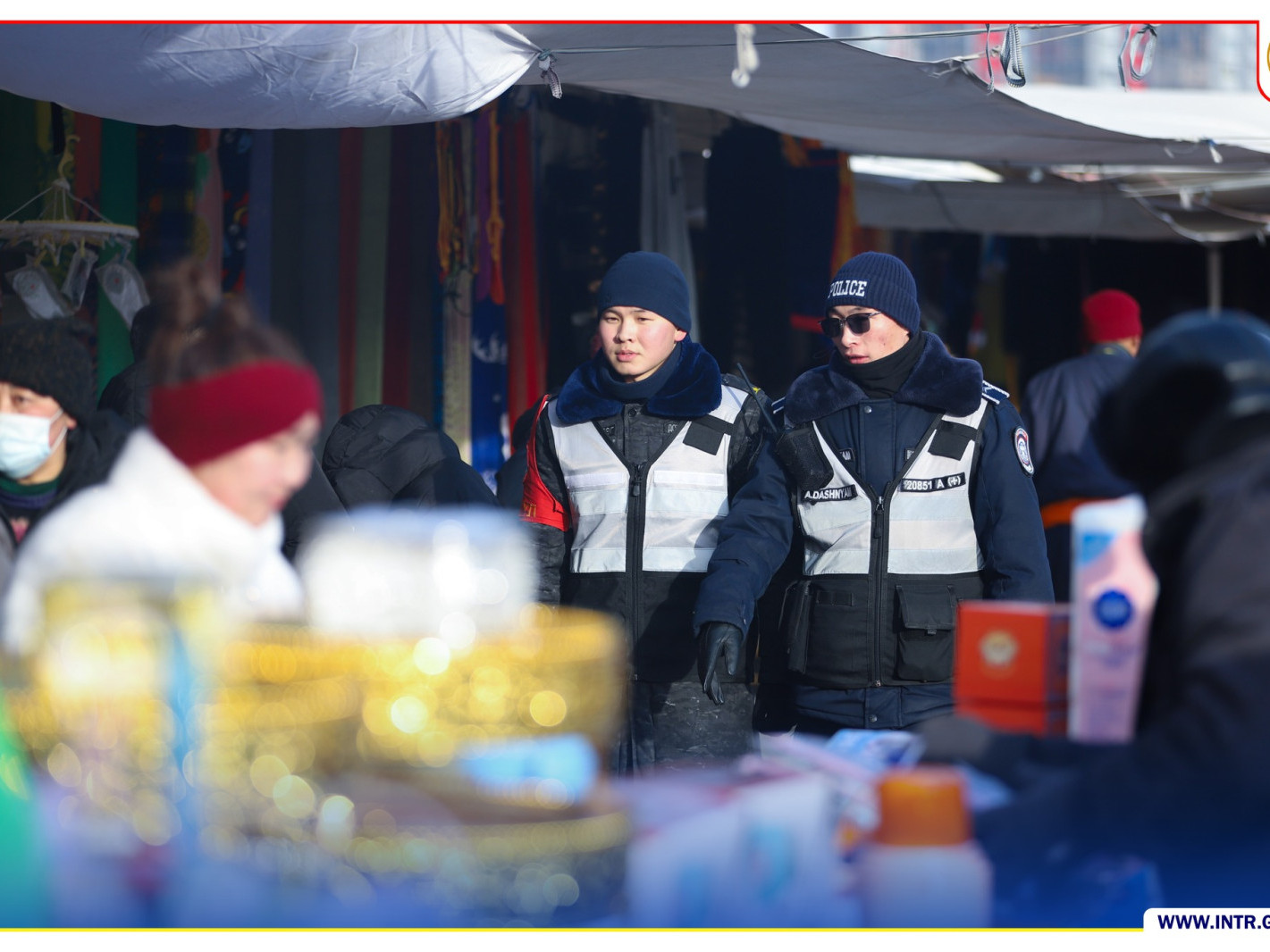 Сар шинэ нэгдсэн арга хэмжээний хүрээнд алба хаагчид үүрэг гүйцэтгэж байна