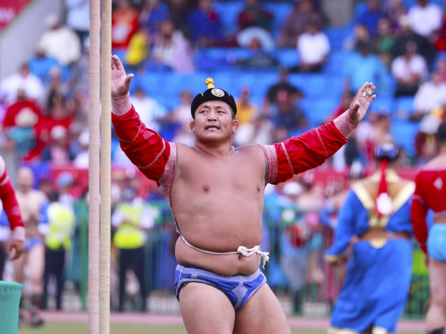 Улсын заан Б.Бат-Өлзий сумын заан Д.Мөнхтулгад нэгийн даваанд өвдөг шороодлоо